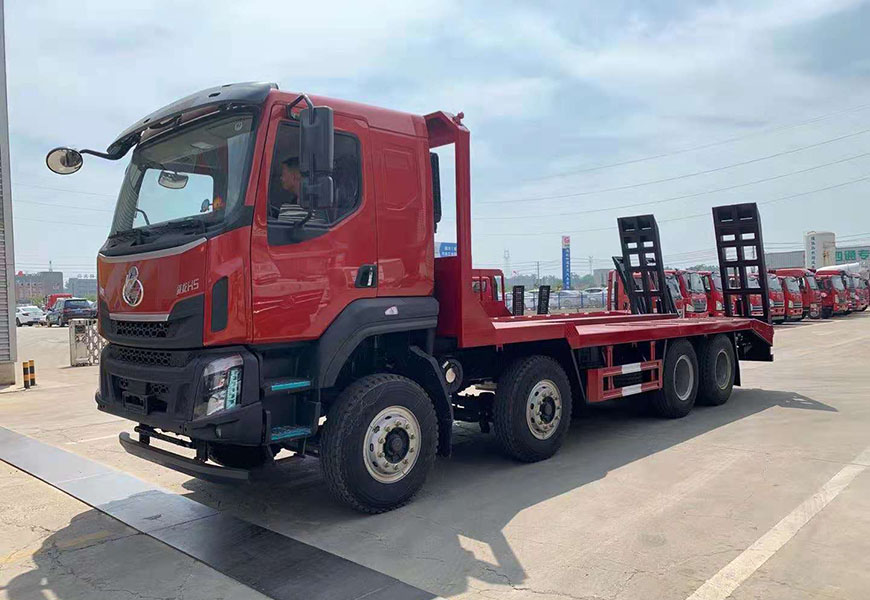 國(guó)六柳汽乘龍前四后八平板運(yùn)輸車