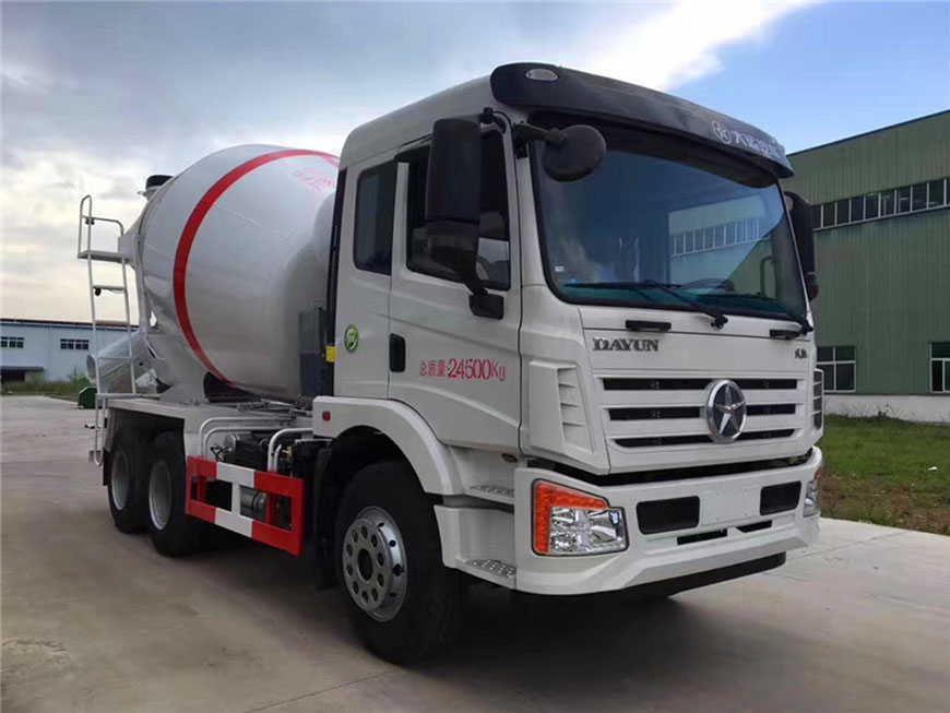 大運(yùn)風(fēng)馳8方攪拌車(chē)
