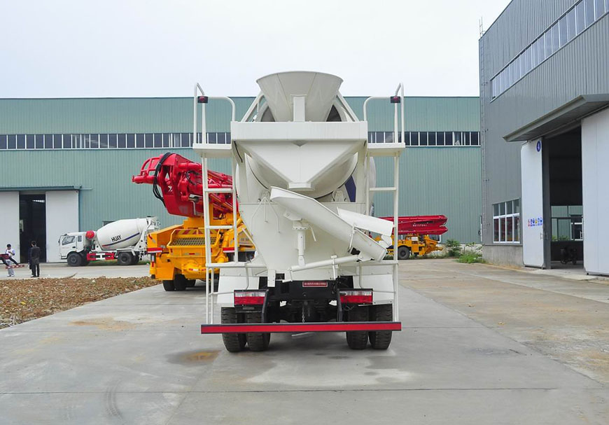 現(xiàn)代南駿5方攪拌車(chē)